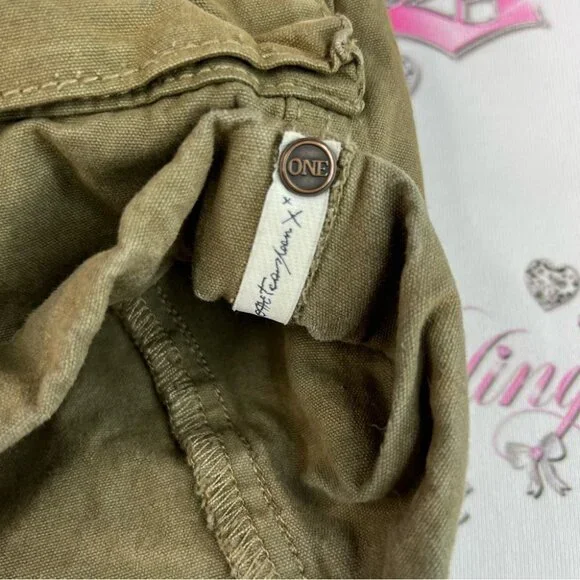 One Teaspoon shorts cargo style pockets buttons Olive Green Women Shorts - Picture 4 of 12